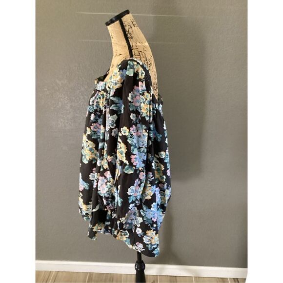 Erika Top  - Picture 2 of 8